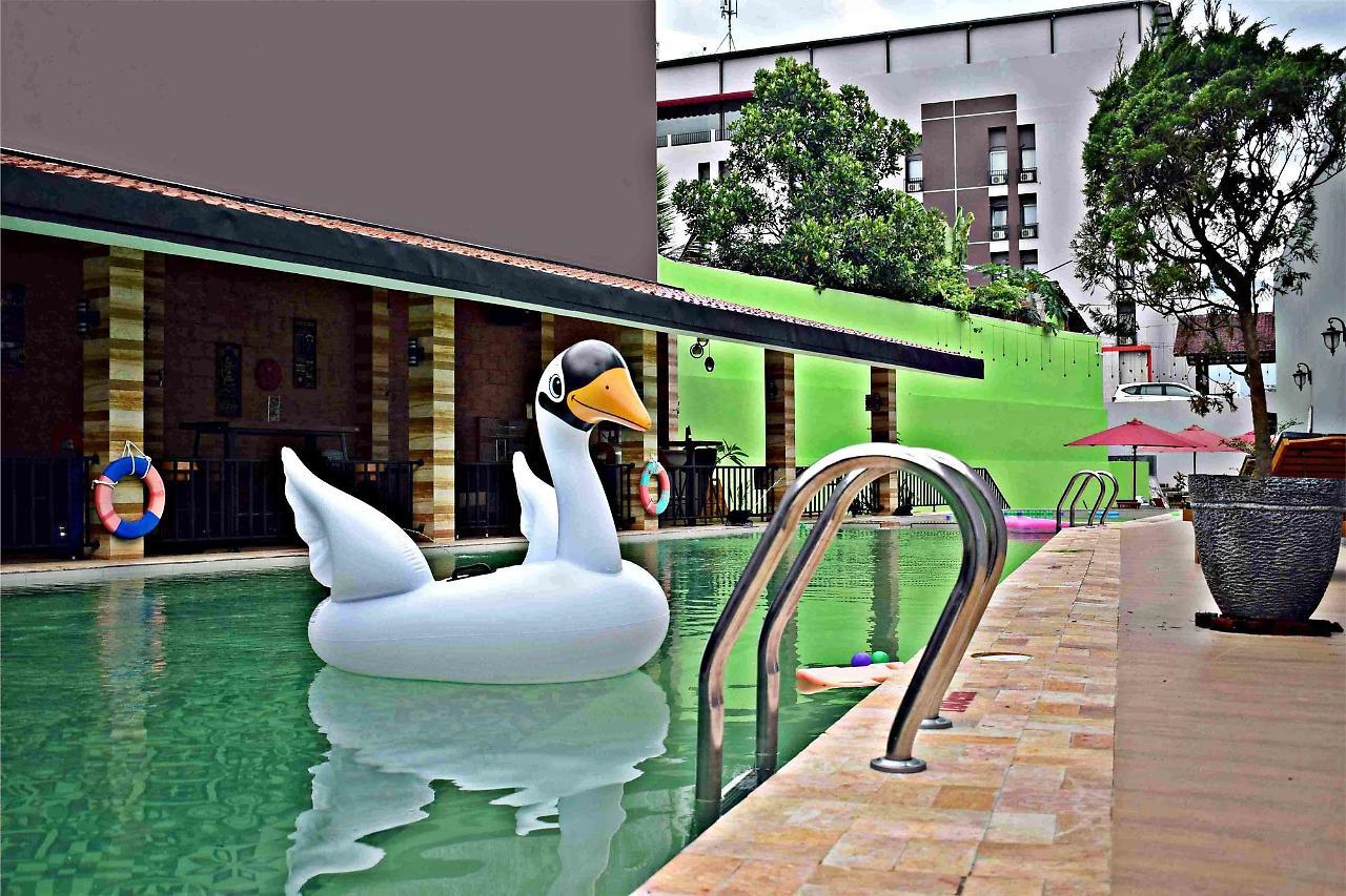 Meotel Purwokerto Exterior photo