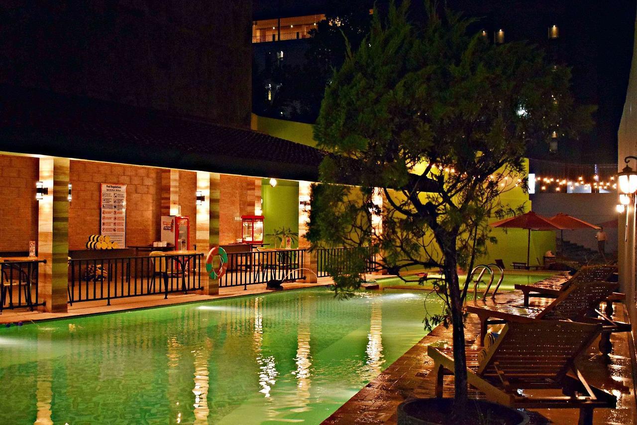 Meotel Purwokerto Exterior photo