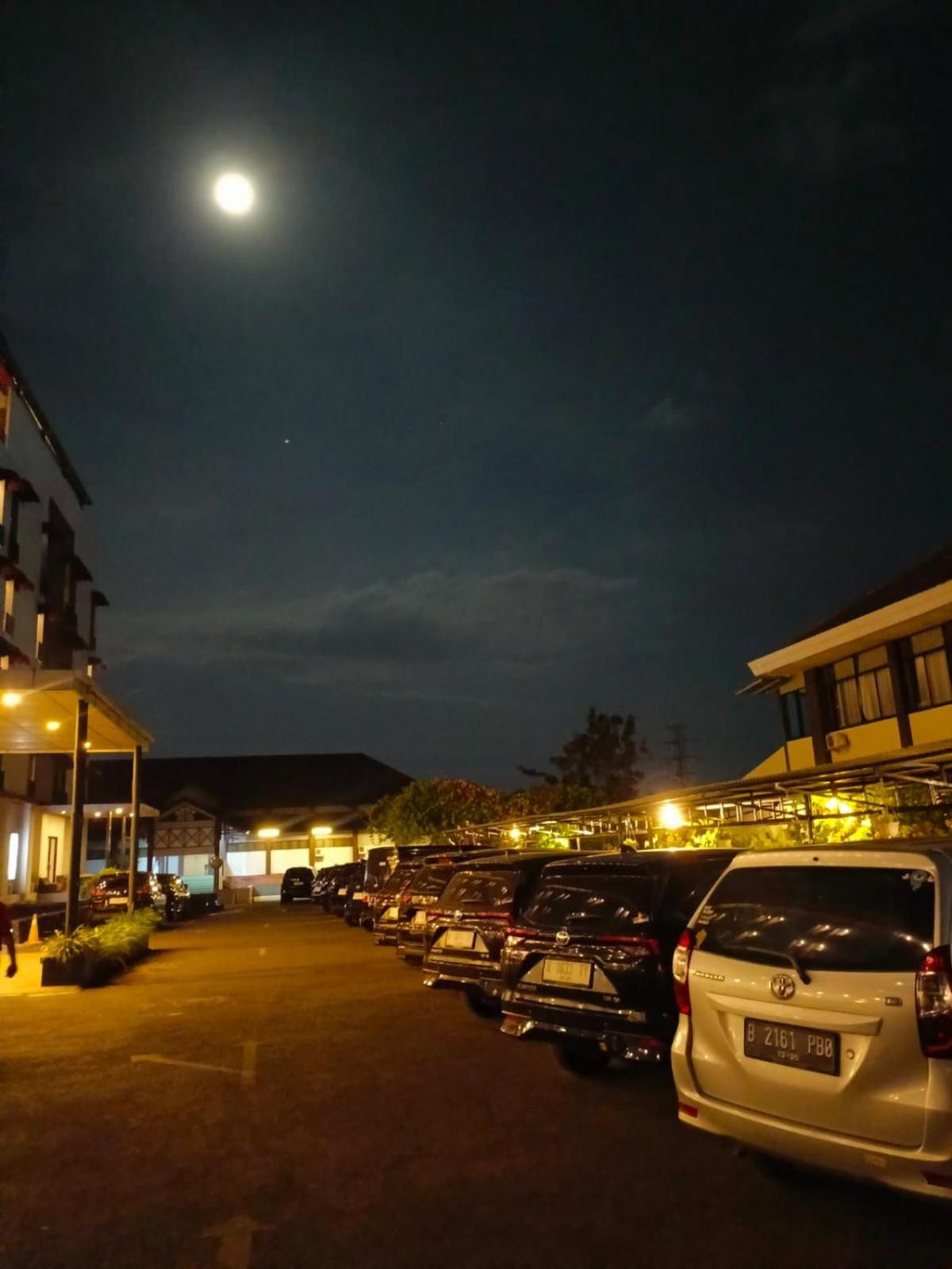Meotel Purwokerto Exterior photo